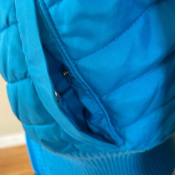 Cropped Puffer Jacket - Picture 6 of 7